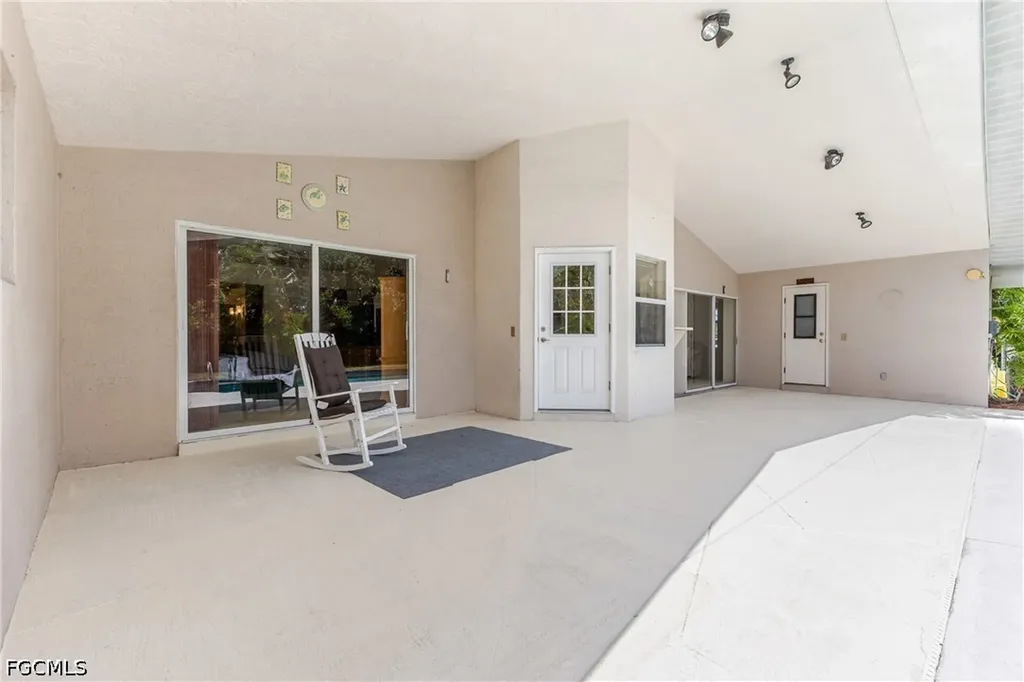 3606 Country Club Boulevard Cape Coral FL 33904