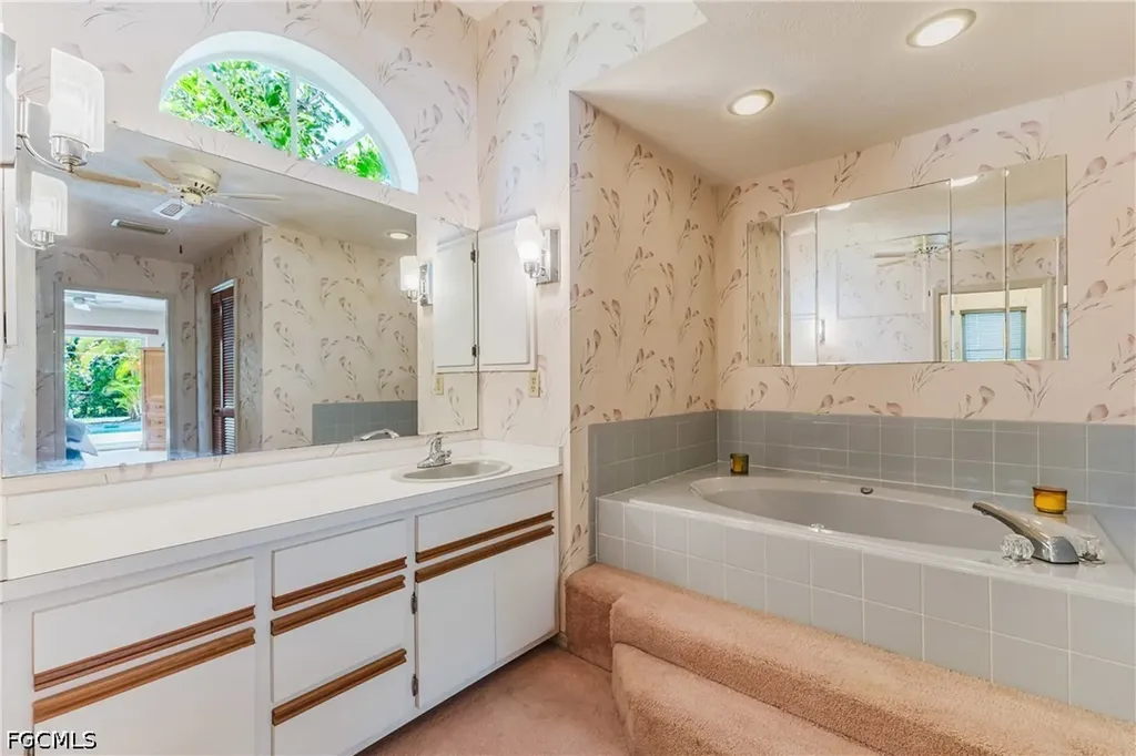 3606 Country Club Boulevard Cape Coral FL 33904