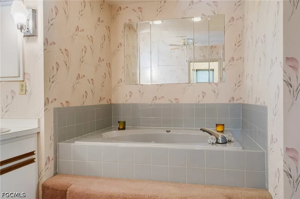 3606 Country Club Boulevard Cape Coral FL 33904
