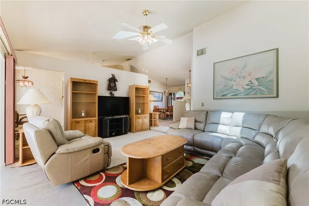 3606 Country Club Boulevard Cape Coral FL 33904