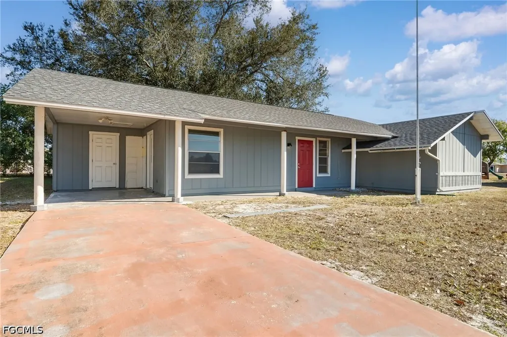 100 Contee Drive Lehigh Acres FL 33936