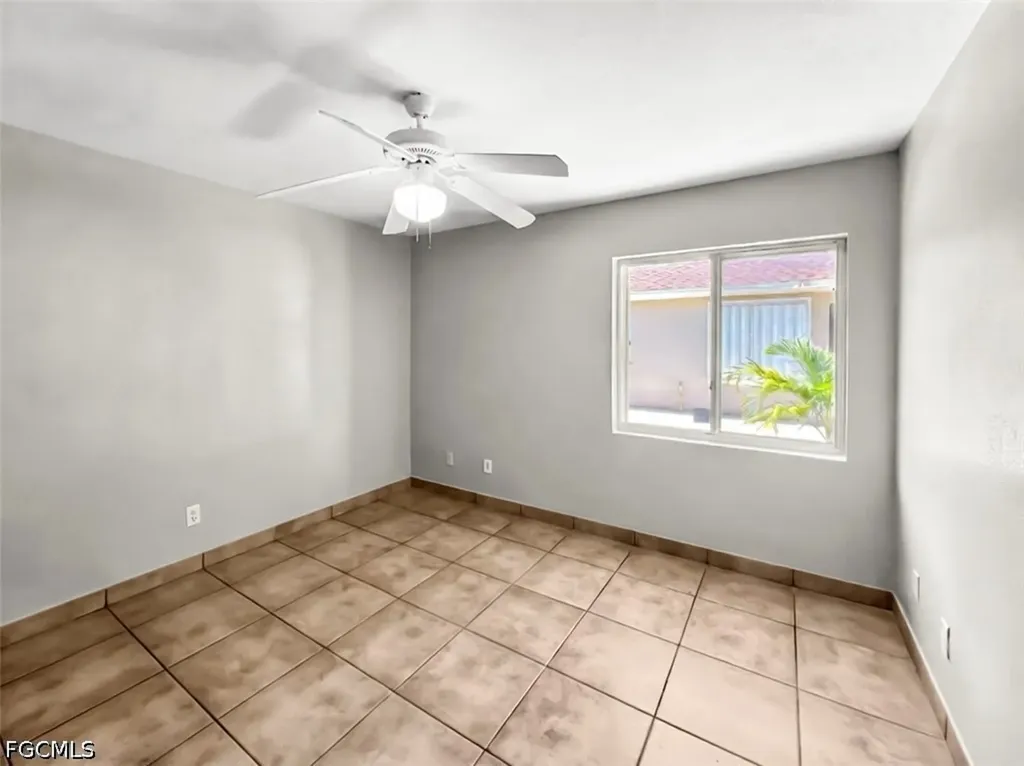 1321 SE 8th Avenue Cape Coral FL 33990