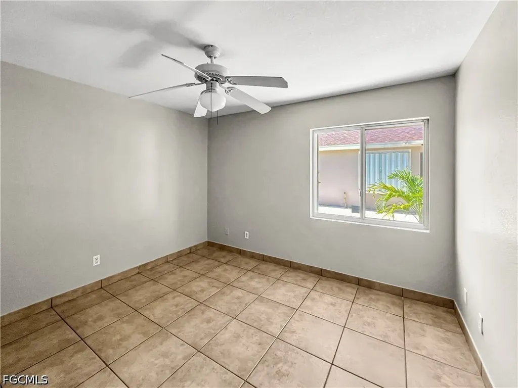 1321 SE 8th Avenue Cape Coral FL 33990