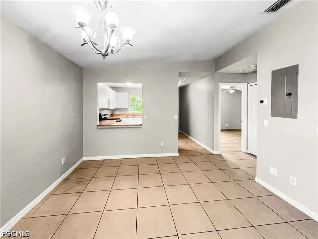 1321 SE 8th Avenue Cape Coral FL 33990