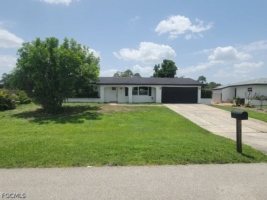203 Redcliff Avenue Lehigh Acres FL 33936