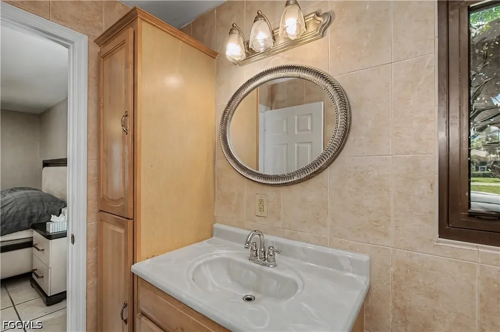 242 SW 45th Terrace Cape Coral FL 33914