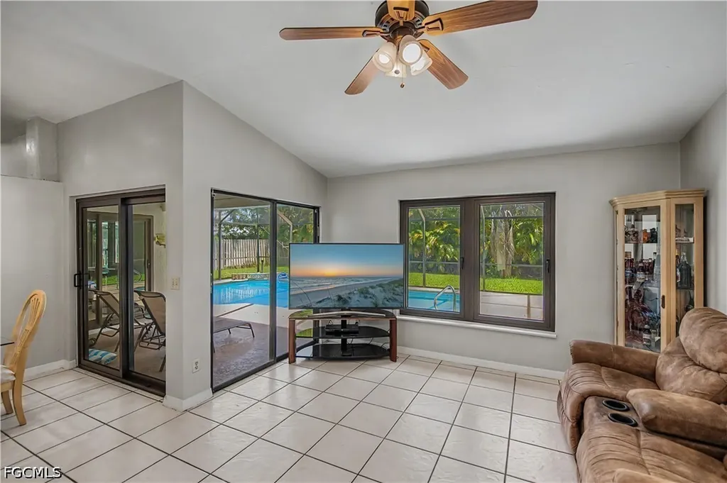 242 SW 45th Terrace Cape Coral FL 33914