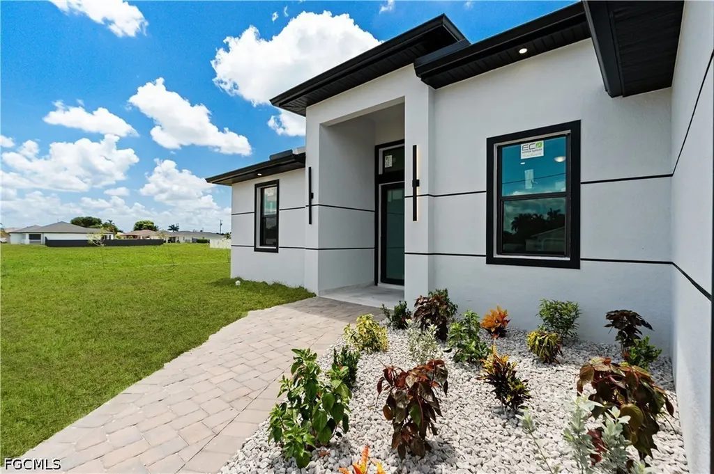 216 NW 10th Terrace Cape Coral FL 33993