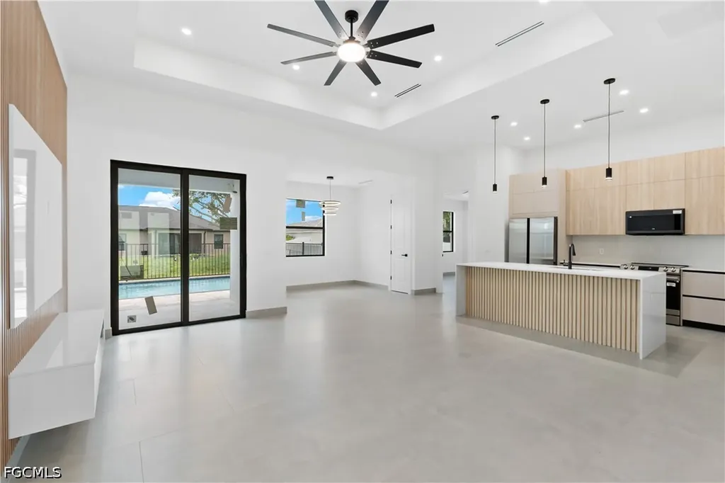 216 NW 10th Terrace Cape Coral FL 33993