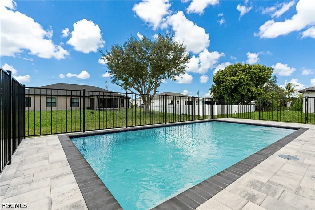 216 NW 10th Terrace Cape Coral FL 33993