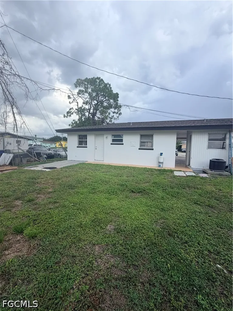 1742 Maple Drive Fort Myers FL 33907