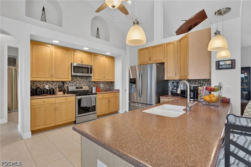 2547 SW 5th Avenue Cape Coral FL 33914
