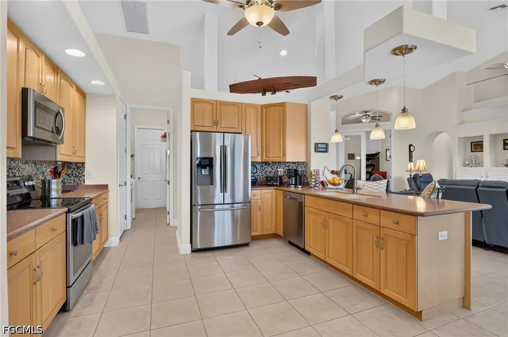 2547 SW 5th Avenue Cape Coral FL 33914