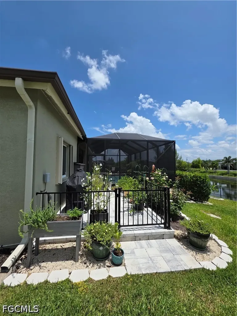 2547 SW 5th Avenue Cape Coral FL 33914