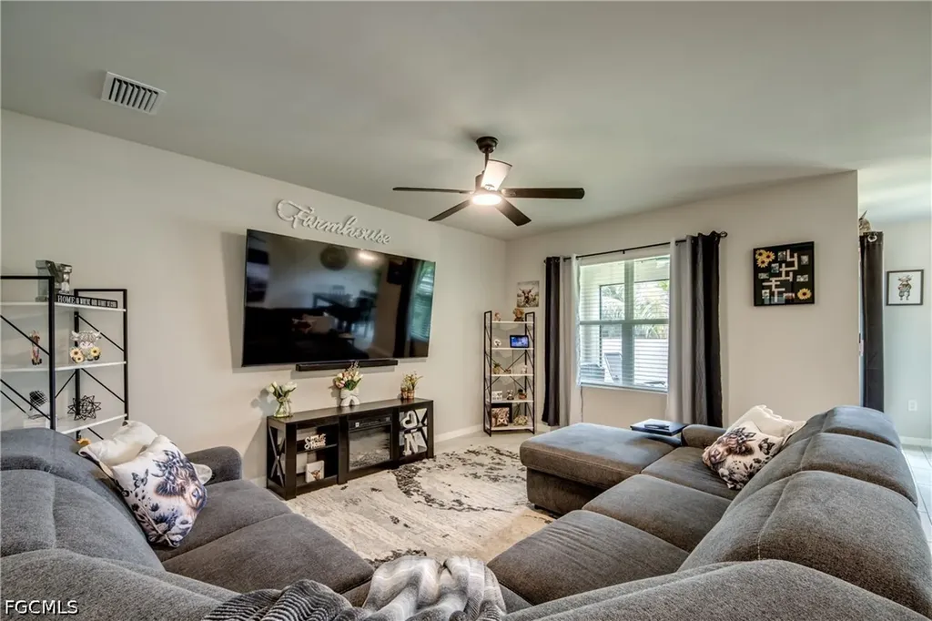 2532 NW 7th Street Cape Coral FL 33993