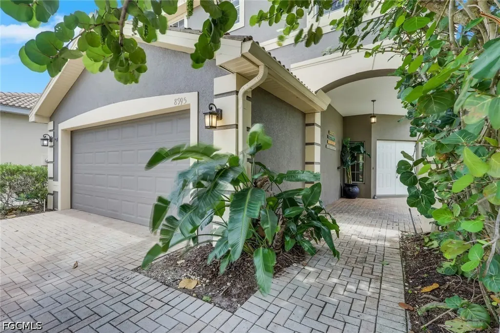 Fort Myers FL, 8995 Spring Mountain Way