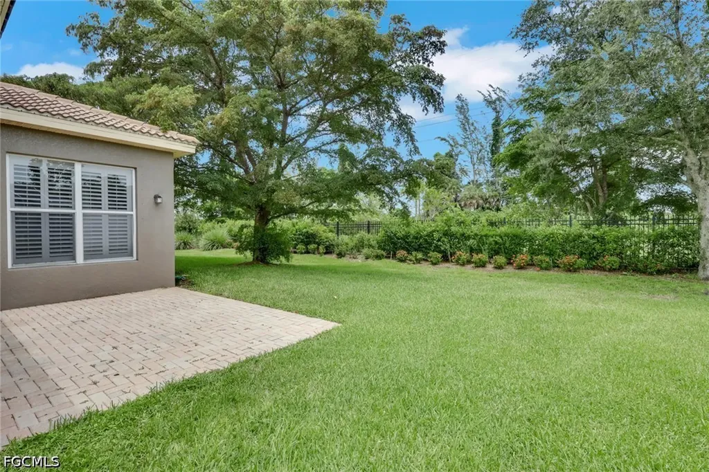 8995 Spring Mountain Way Fort Myers FL 33908