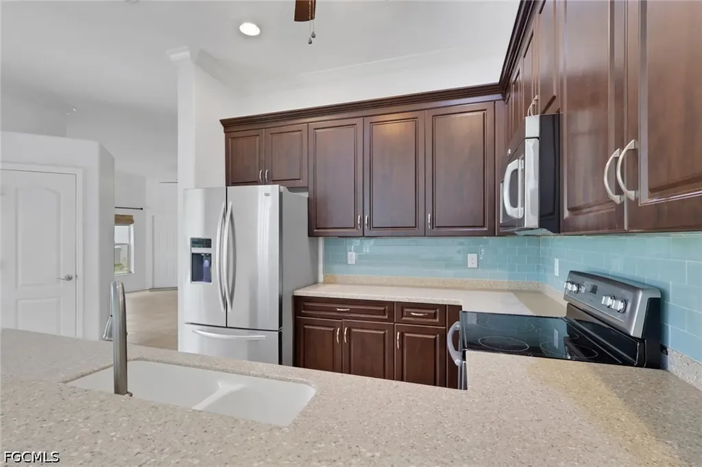 8995 Spring Mountain Way Fort Myers FL 33908