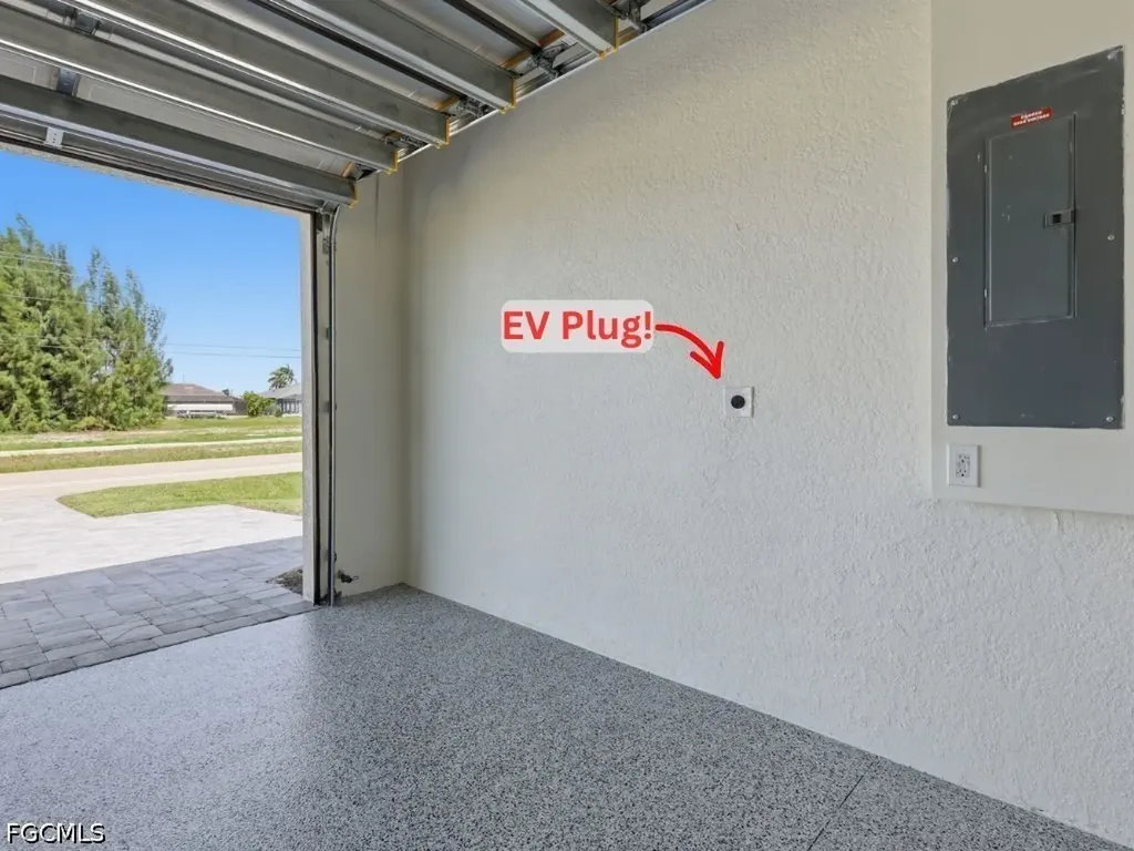 1428 Old Burnt Store Road N Cape Coral FL 33993