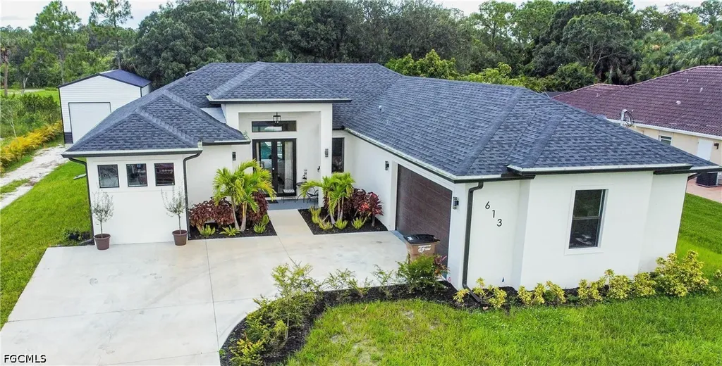 613 Hibiscus Avenue Lehigh Acres FL 33972