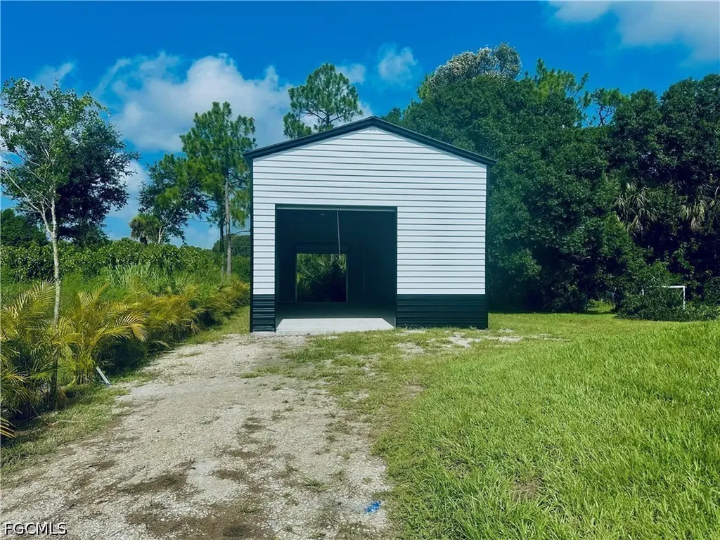 613 Hibiscus Avenue Lehigh Acres FL 33972
