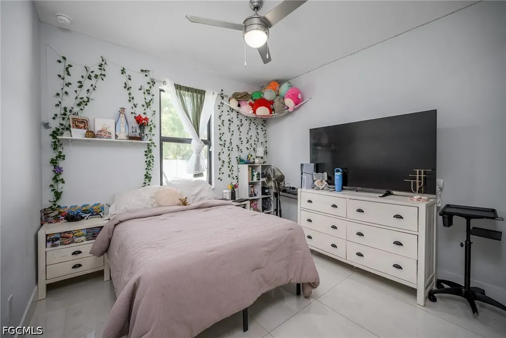 920 SE 15th Terrace Cape Coral FL 33990