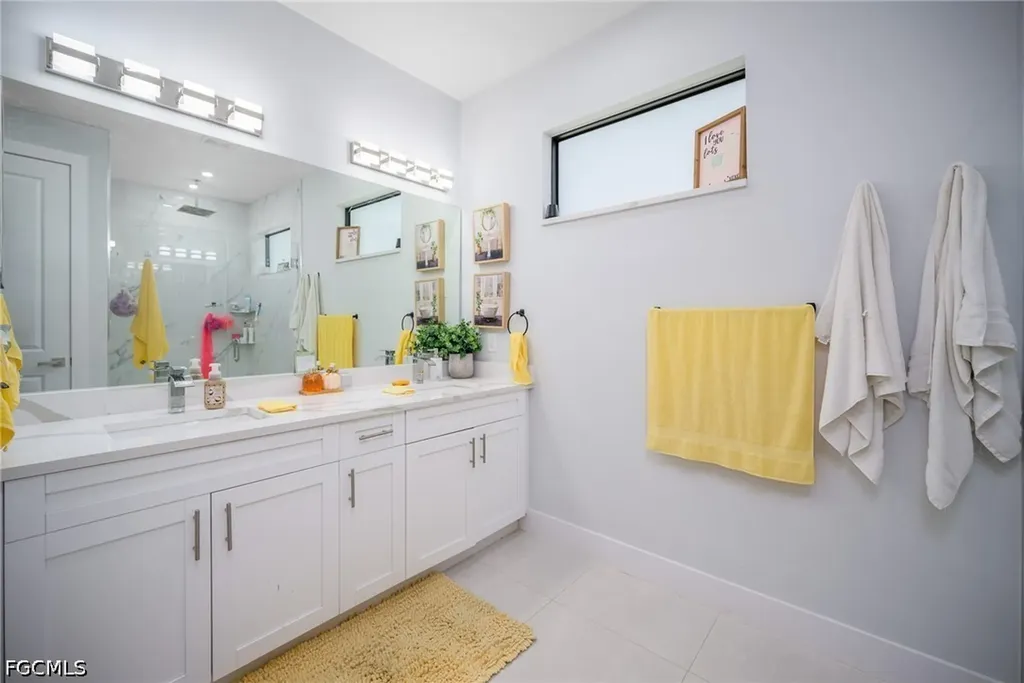 920 SE 15th Terrace Cape Coral FL 33990