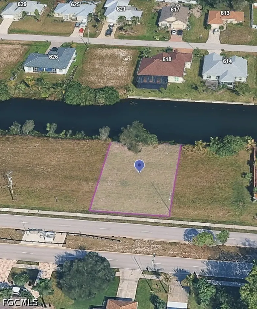 617 Gleason Parkway Cape Coral FL 33914