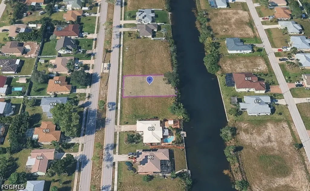 617 Gleason Parkway Cape Coral FL 33914