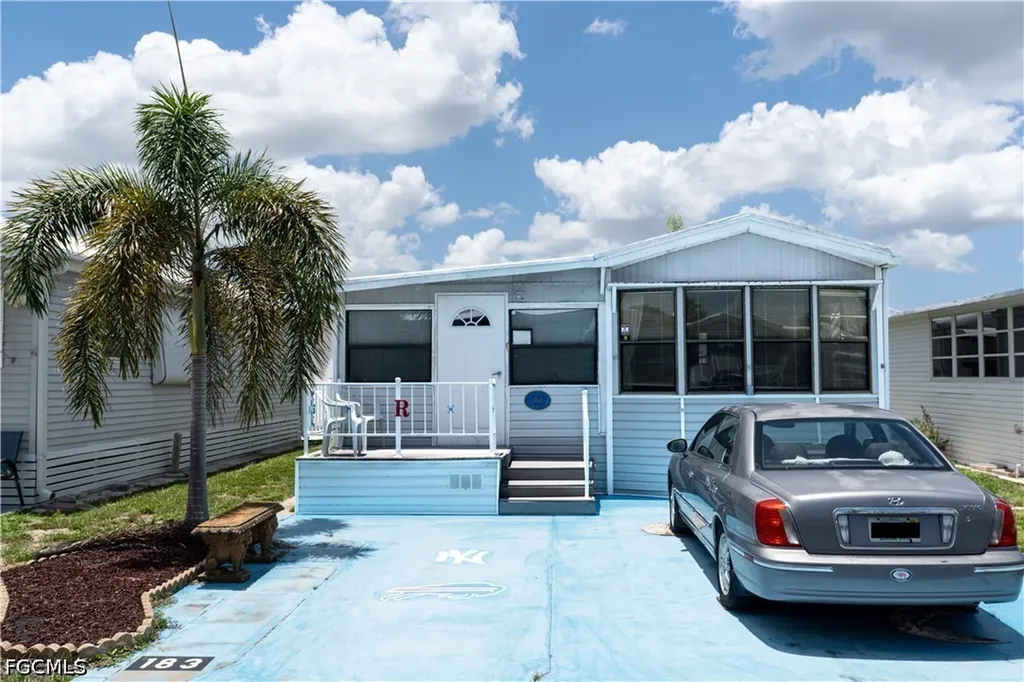 183 Caravan Circle North Fort Myers FL 33903