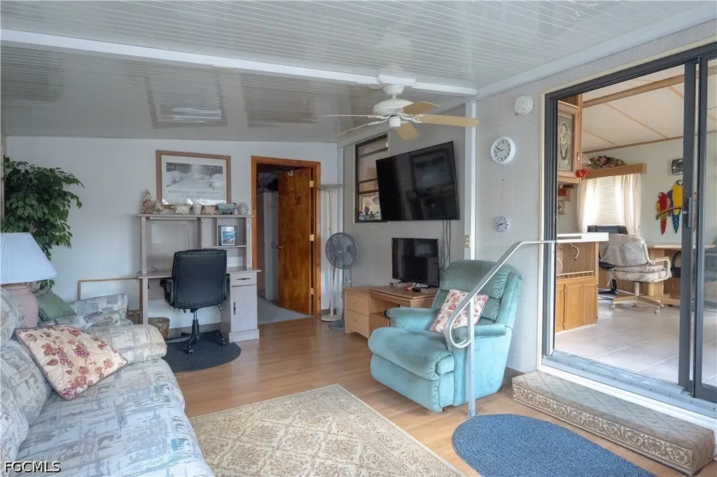 183 Caravan Circle North Fort Myers FL 33903