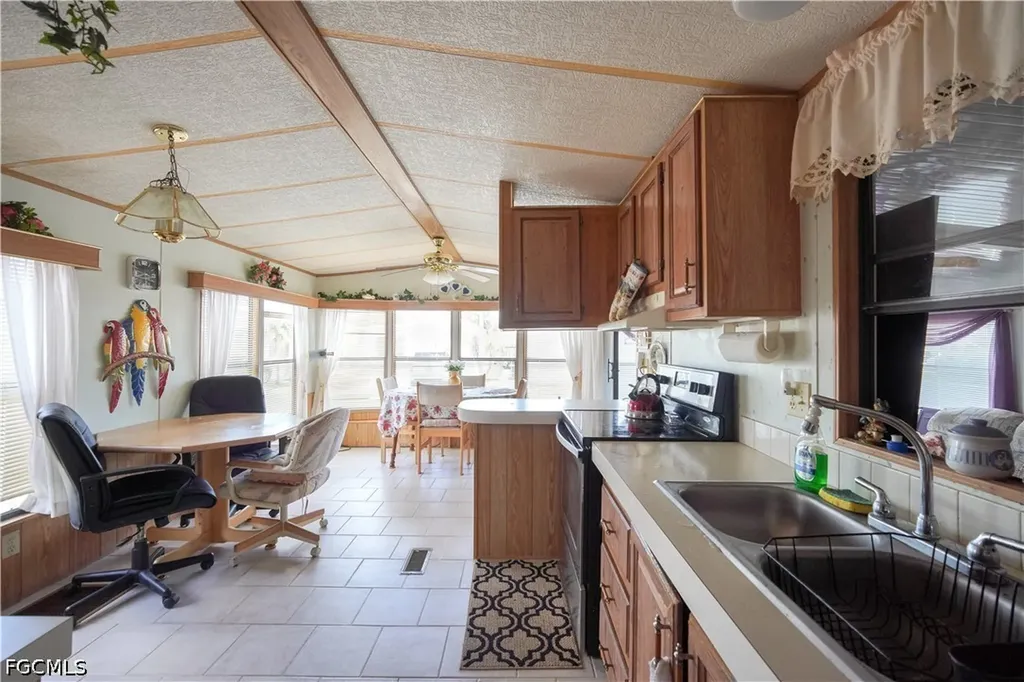 183 Caravan Circle North Fort Myers FL 33903