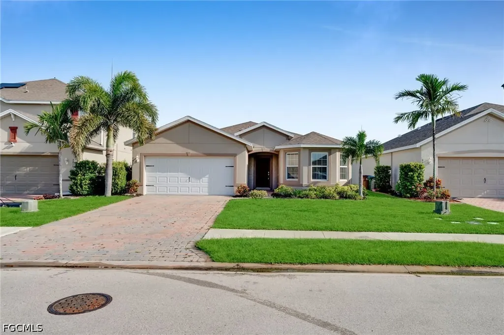 3477 Acapulco Circle Cape Coral FL 33909