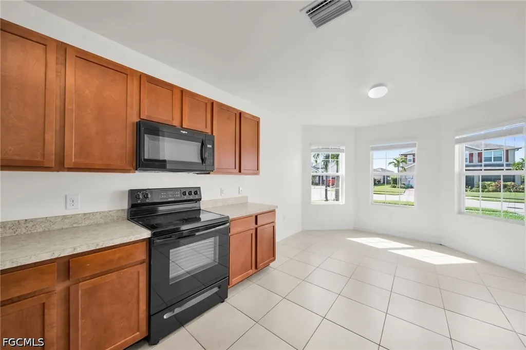 3477 Acapulco Circle Cape Coral FL 33909