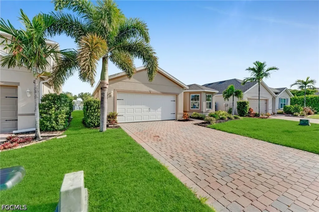 3477 Acapulco Circle Cape Coral FL 33909