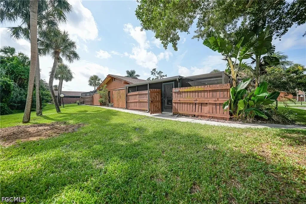 5625 Foxlake Drive North Fort Myers FL 33917