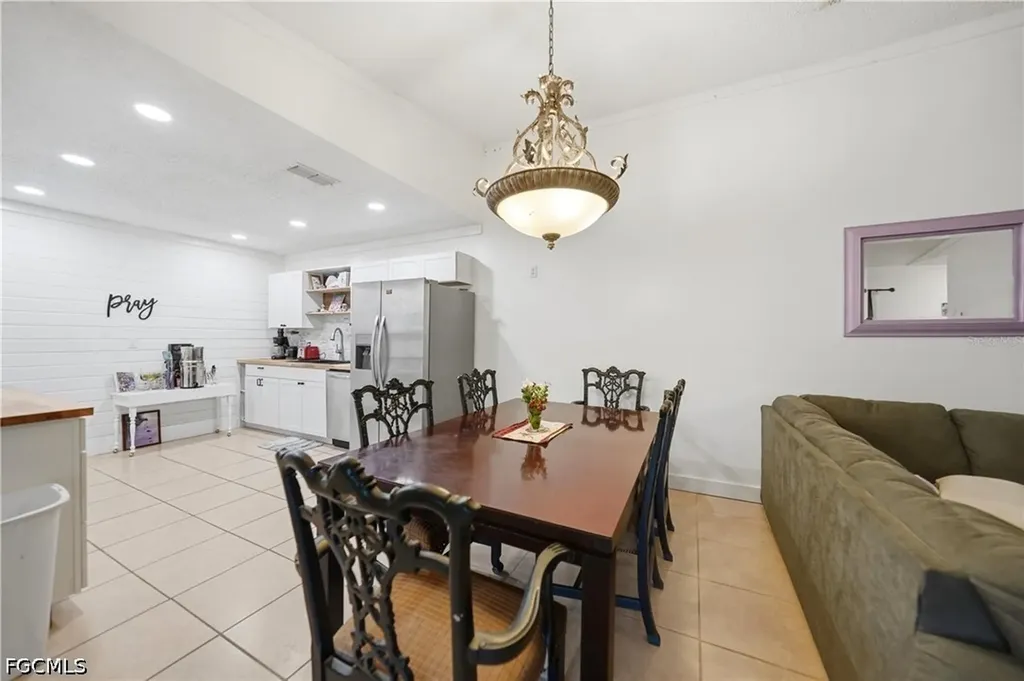 5625 Foxlake Drive North Fort Myers FL 33917