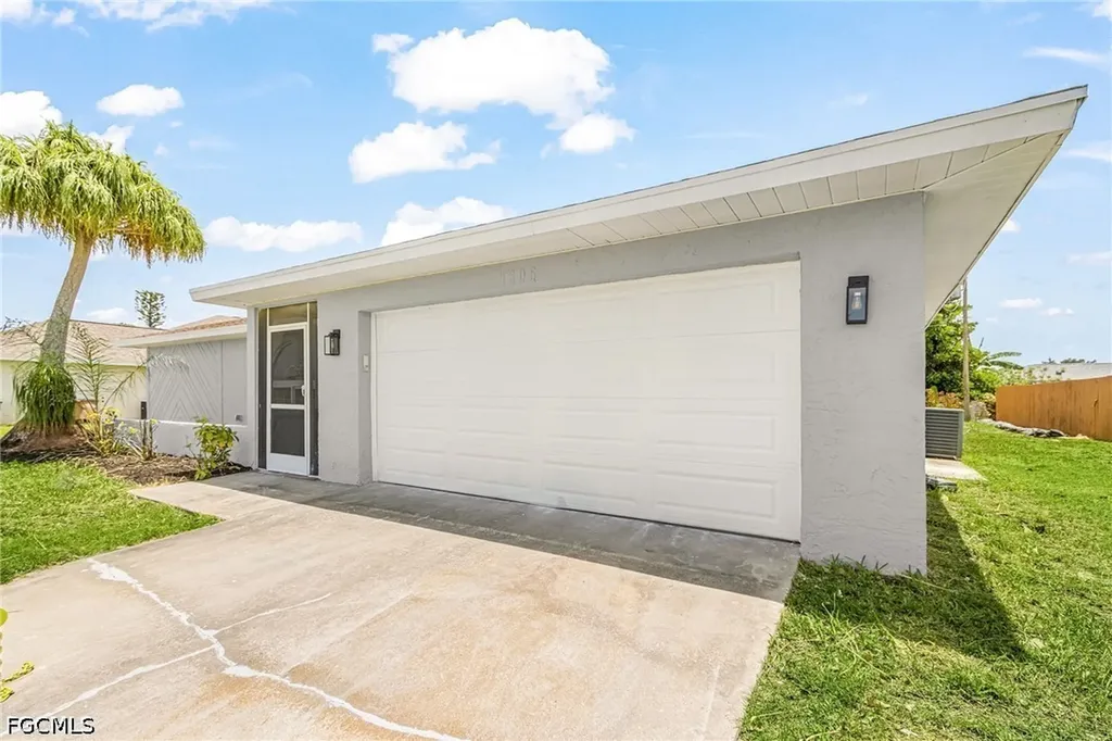 1306 SE 21st Lane Cape Coral FL 33990