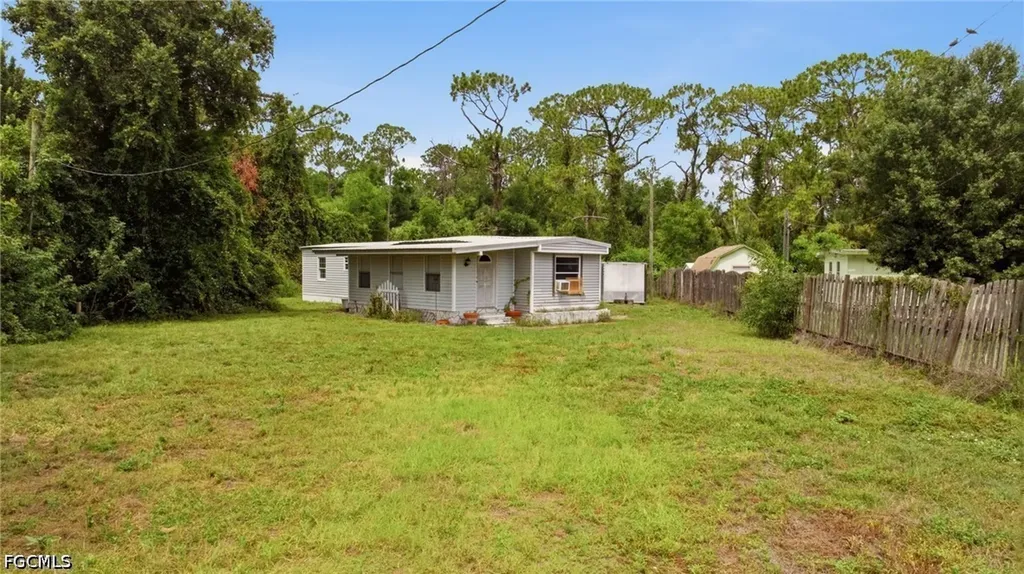 18341 Wayne Drive North Fort Myers FL 33917