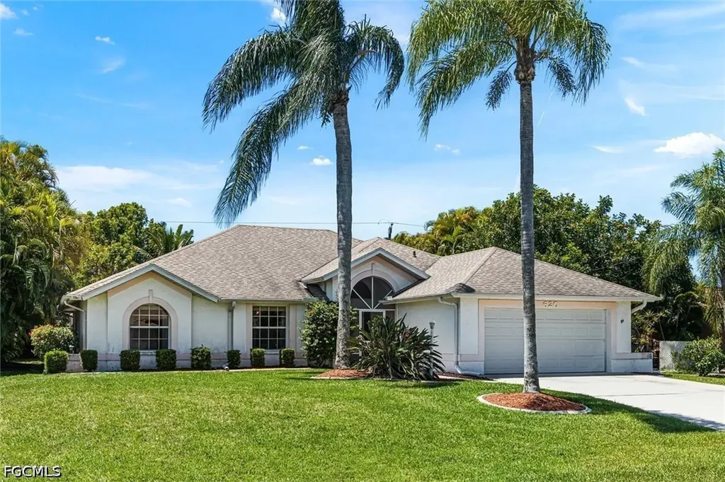 620 SE 21st Terrace Cape Coral FL 33990