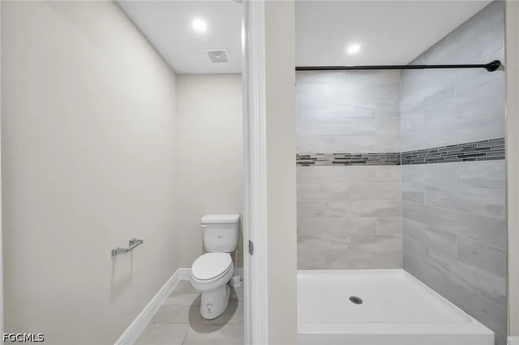 4326 NE 24th Place Cape Coral FL 33909