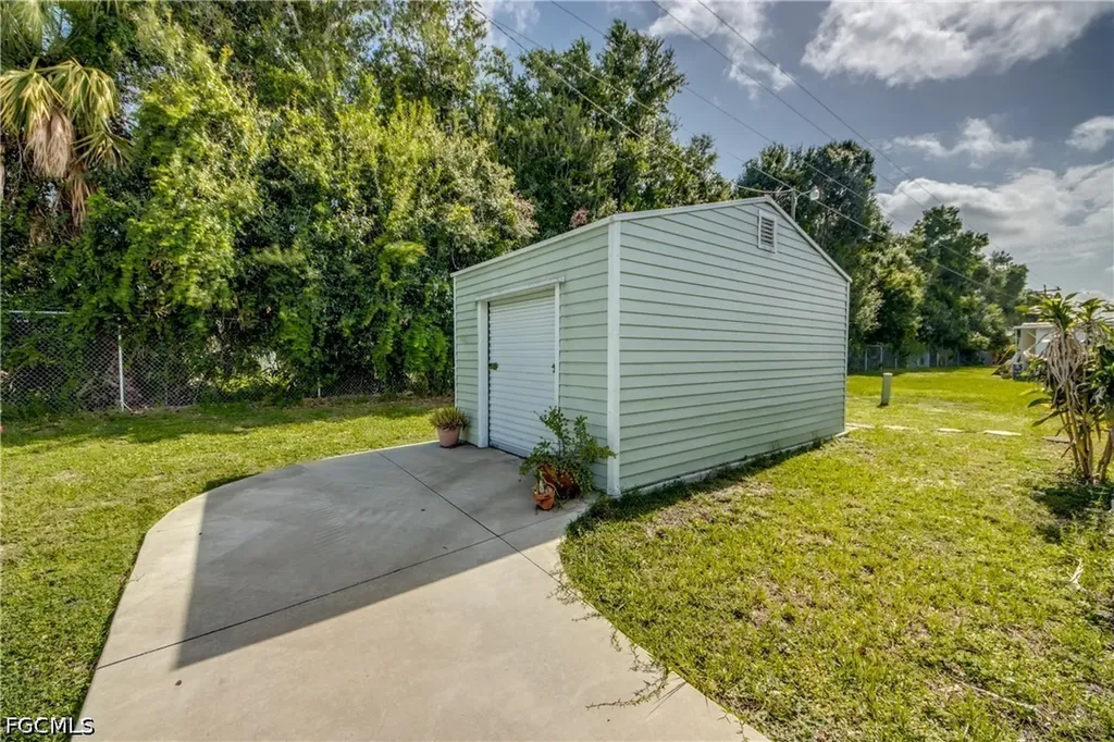 229 Shrub Lane N North Fort Myers FL 33917