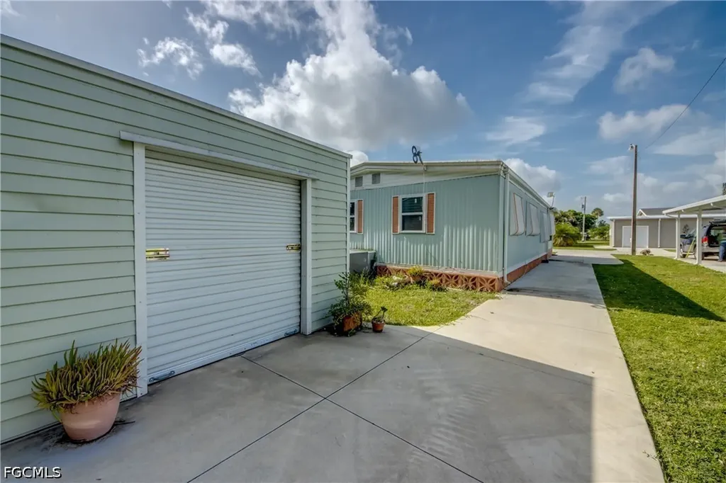 229 Shrub Lane N North Fort Myers FL 33917