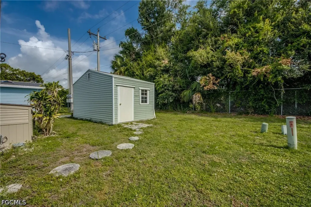 229 Shrub Lane N North Fort Myers FL 33917