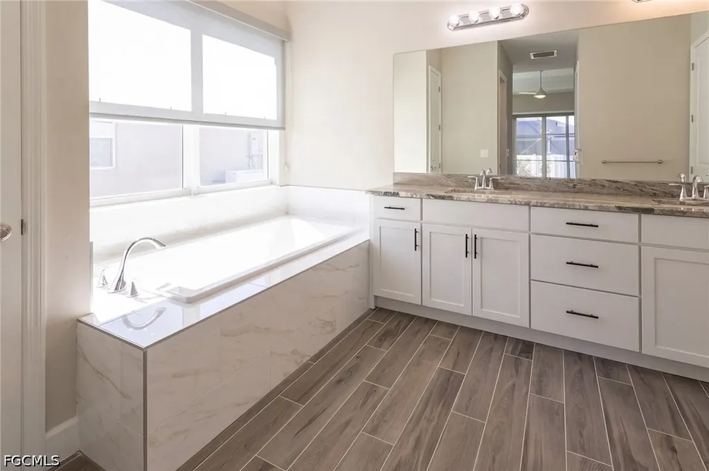 713 NW 37th Avenue Cape Coral FL 33993