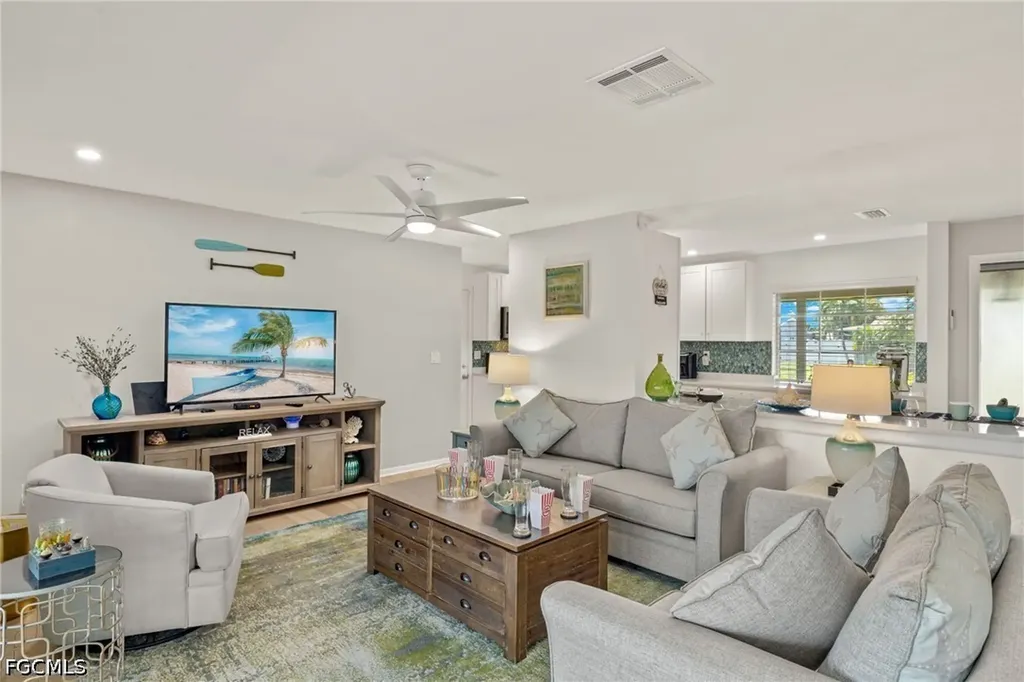 3021 SE 17th Avenue Cape Coral FL 33904