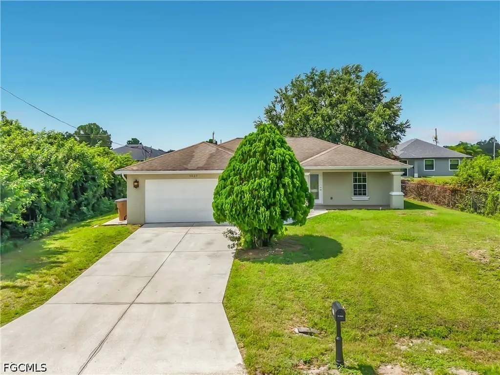 3027 38th Street SW Lehigh Acres FL 33976