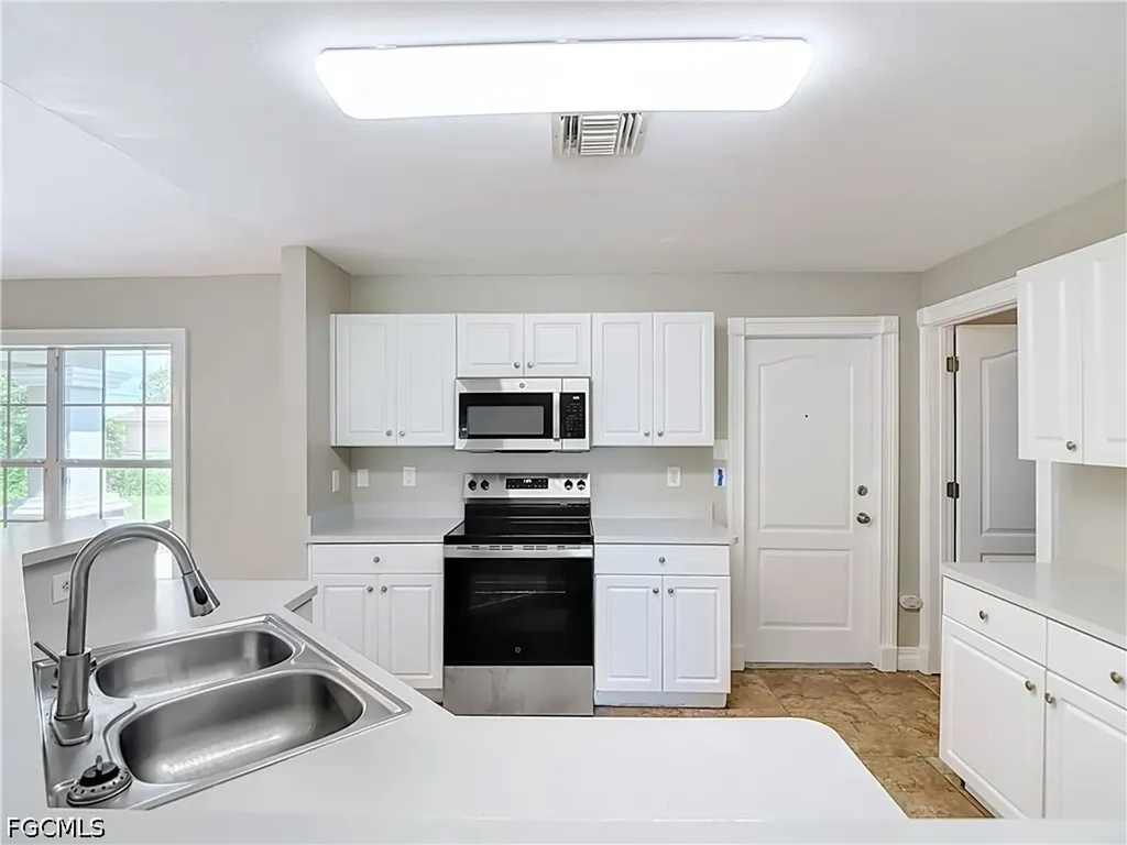 3027 38th Street SW Lehigh Acres FL 33976