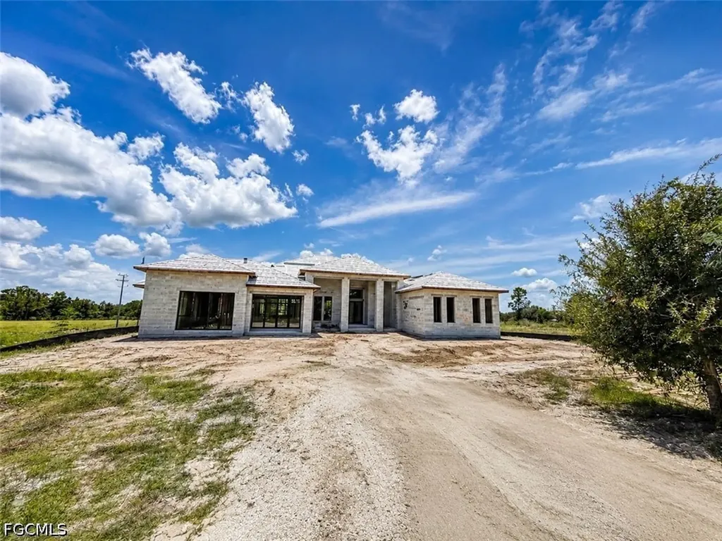 7517 4th Place Labelle FL 33935
