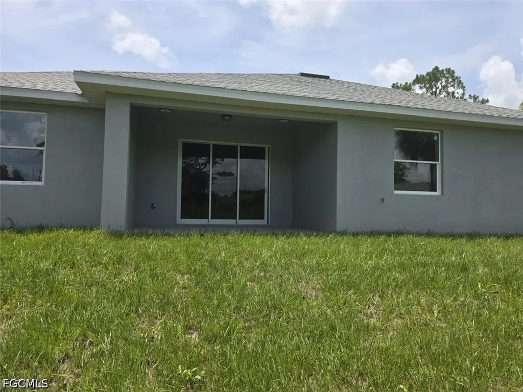 3852 Hopevale Street Fort Myers FL 33905